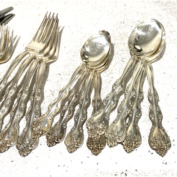 20 PC International Silverplate Interlude Flatware Set 4 place settings 1971 - Picture 6 of 8